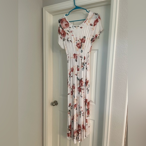 Chic White Floral High Low Dress Size Medium - Picture 3 of 4